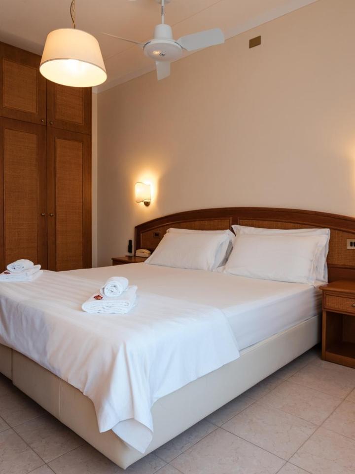 Hotel Gabbiano - Garda Lake Collection Exterior photo
