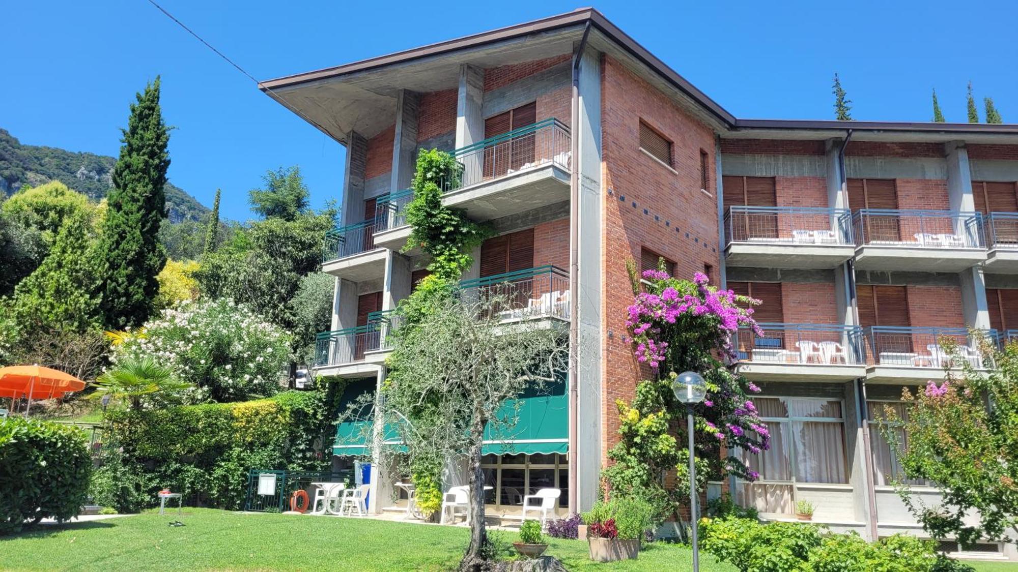 Hotel Gabbiano - Garda Lake Collection Exterior photo